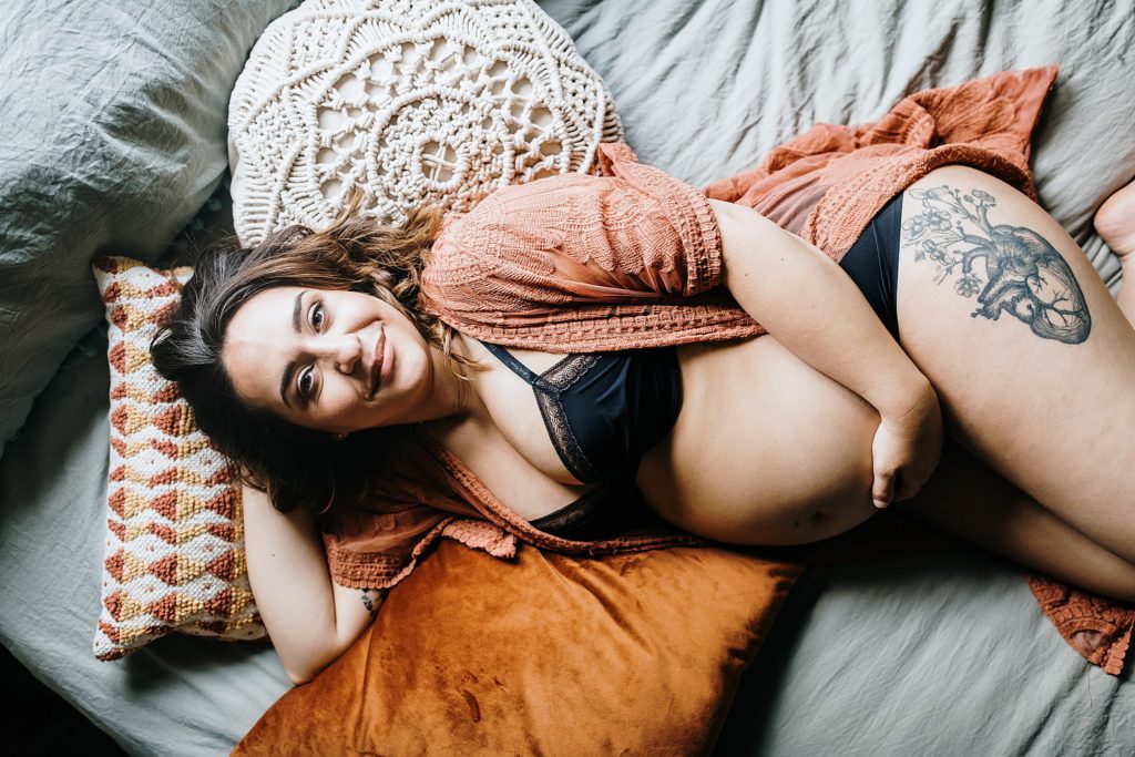 peach lace shawl for maternity pictures